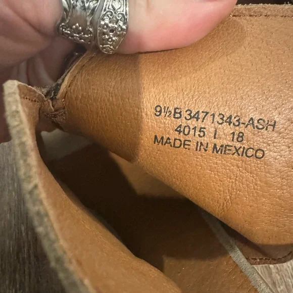 Stylish Tan Women's Heeled Sandals Frye - Picture 6 of 6